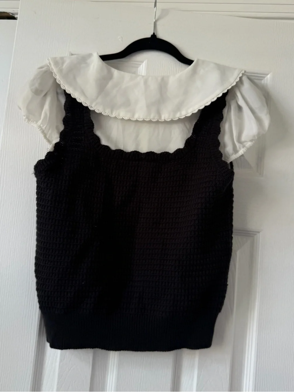 Astr The Label Peter Pan Collar Sweater Top Size Small in Black